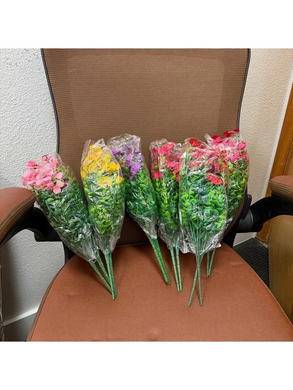 Artificial Flowers for Outdoors, Faux Spring Silk Flowers with Eucalyptus Leaves